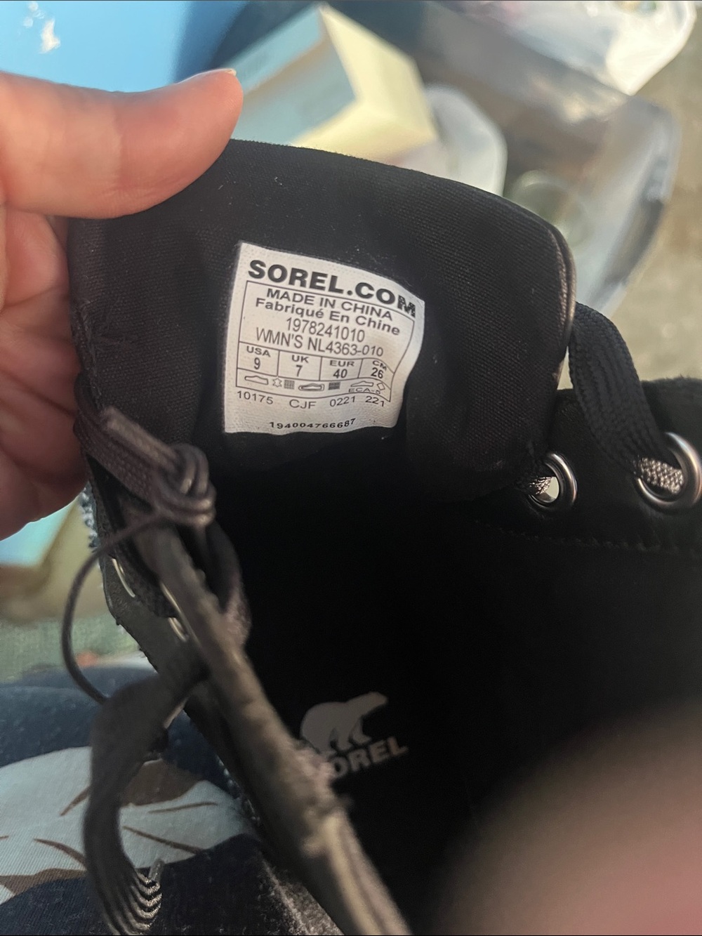 Sorel Black Lace-Up Waterproof Women's Boots with Patterned Heel - Picture 6 of 6
